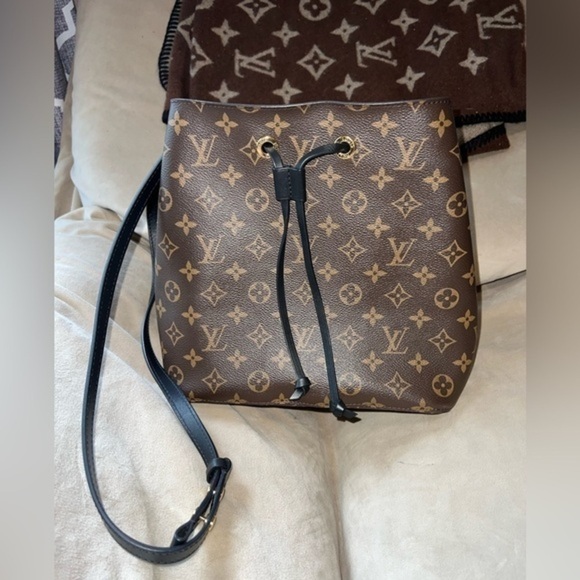 Louis Vuitton Neo Noe MM in excellent condition. - Picture 1 of 12